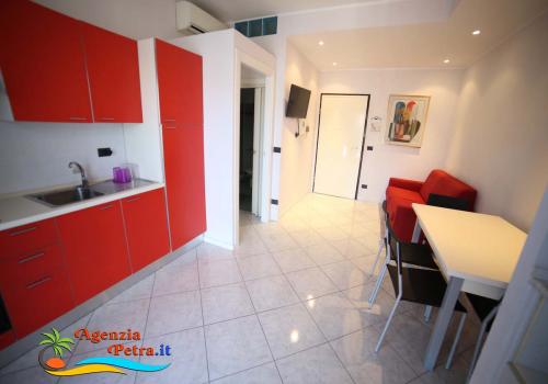 Savoia Apartment, 10, 2nd floor, int. 18 - two-room apartment sleeping 4 (San Benedetto del Tronto)