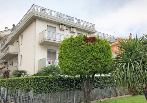 Cefalonia 48: four-roomed apartment with 8 beds (San Benedetto del Tronto)